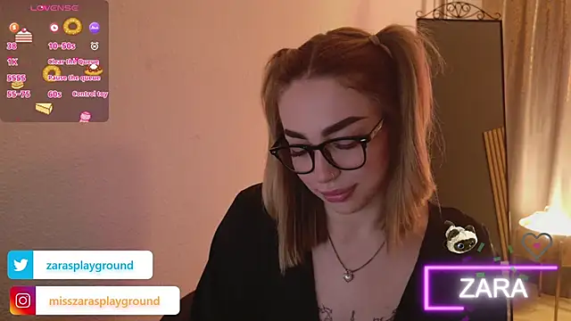 Snapshot of ZarasPlayground chatting on 04.28.26 ZarasPlayground online show from 04.28.26