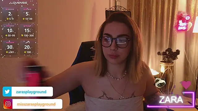 Snapshot of ZarasPlayground chatting on 05.04.26 ZarasPlayground online show from 05.04.26