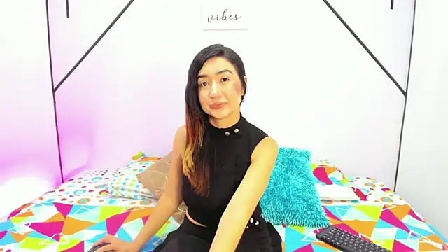 VictoriaRouge  online show from 11.19.25