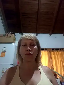 Snapshot of SexyMilf1211 chatting on 04.20.26 SexyMilf1211 online show from 04.20.26