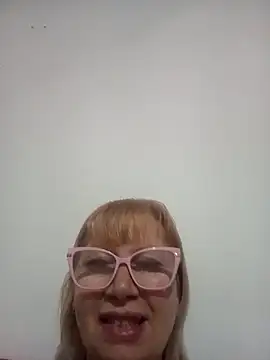 Snapshot of SexyMilf1211 chatting on 04.30.26 SexyMilf1211 online show from 04.30.26