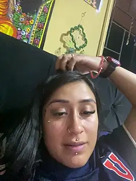 Snapshot of Felinamiau chatting on 03.18.26 Felinamiau online show from 03.18.26