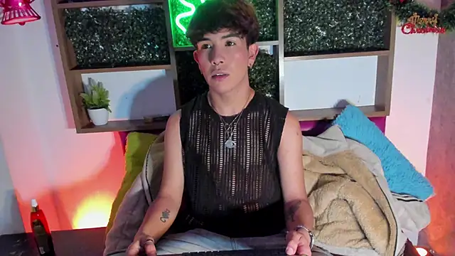 Angeldust19 online show from 11.20.25