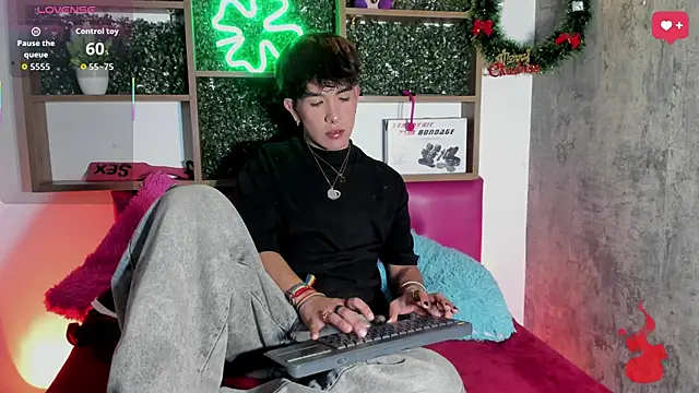 Angeldust19 online show from 11.30.25