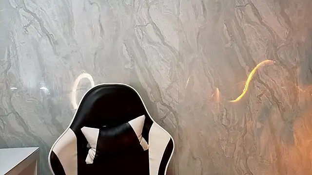 Snapshot of samy_tp chatting on 12.17.25 samy tp online show from 12.17.25