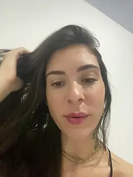 Snapshot of fer-nanda chatting on 04.16.26 fer-nanda online show from 04.16.26