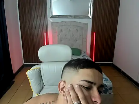 Snapshot of pablo_prada chatting on 11.17.25 pablo prada online show from 11.17.25