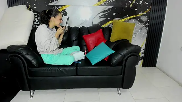 Reallyhotsexx333 online show from 01.13.26