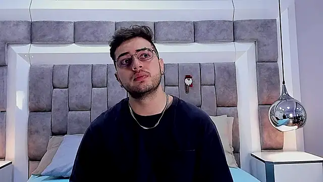 Ethan Greys online show from 11.17.25