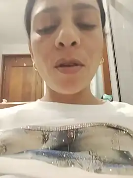 Snapshot of Queen_evaluna chatting on 05.22.26 Queen evaluna online show from 05.22.26