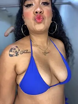 Snapshot of Zoe-star chatting on 11.15.25 Zoe-star online show from 11.15.25