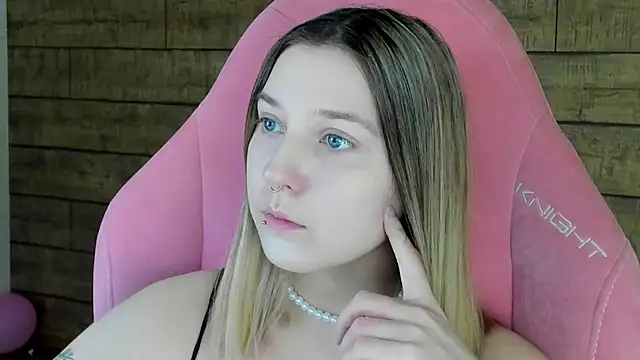 TinnaBurton online show from 04.06.26