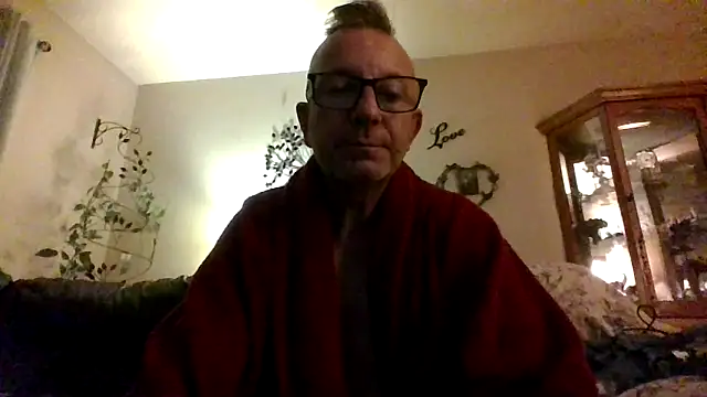 Snapshot of longsmooth4u chatting on 05.19.26 longsmooth4u online show from 05.19.26