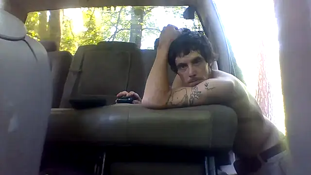 Snapshot of dickencidr chatting on 04.15.26 dickencidr online show from 04.15.26