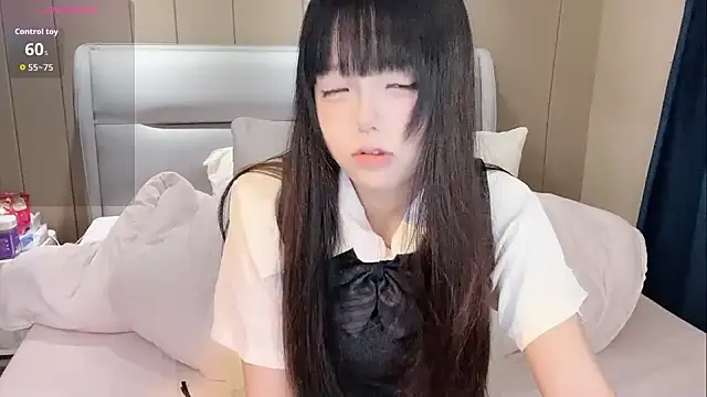 Snapshot of Victoria-6688- chatting on 11.15.25 Victoria-6688- online show from 11.15.25