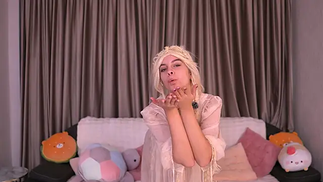 Snapshot of Luna_Veyra chatting on 11.14.25 Luna Veyra online show from 11.14.25