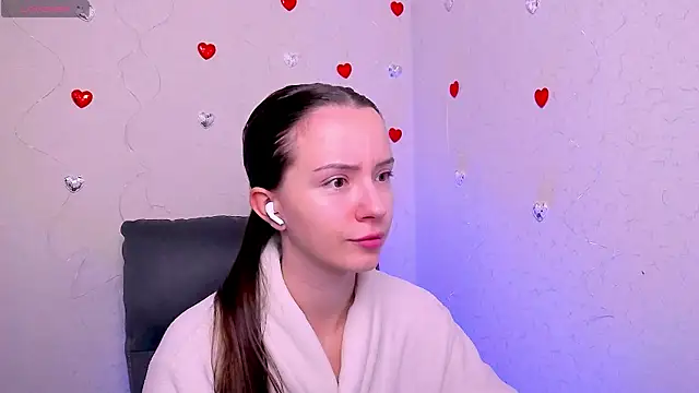 Snapshot of BellaVelure6767 chatting on 06.25.26 BellaVelure6767 online show from 06.25.26