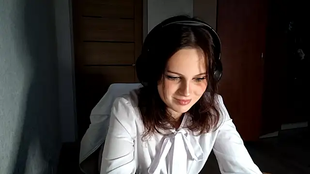 LouiseMarengo online show from 11.30.25