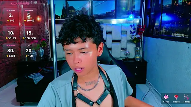 lunabustygirl online show from 11.23.25