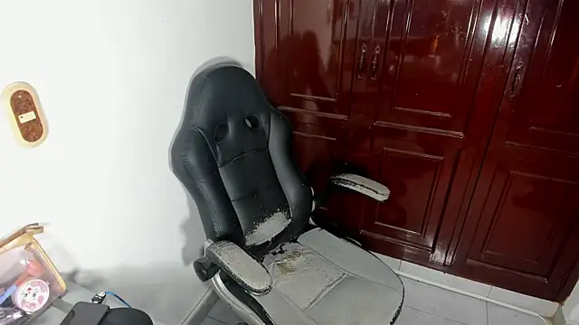 Hot play18 online show from 01.10.26