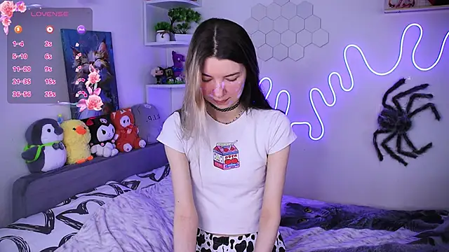 Snapshot of Emmie_shy chatting on 03.03.26 Emmie shy online show from 03.03.26