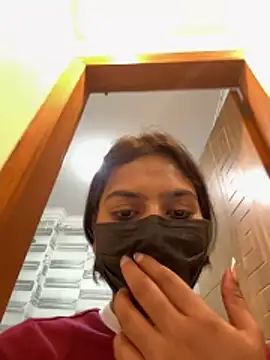 Snapshot of sexyayeshadesi chatting on 05.11.26 sexyayeshadesi online show from 05.11.26