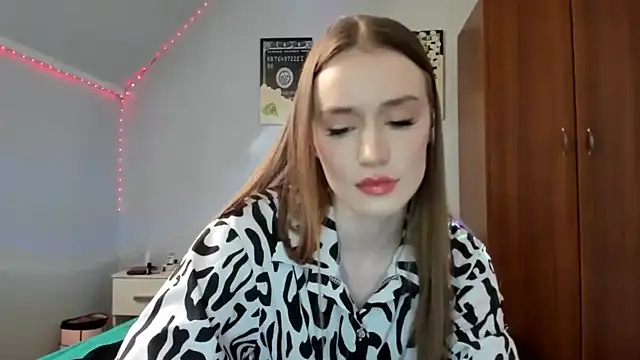 tinyglow online show from 02.15.26