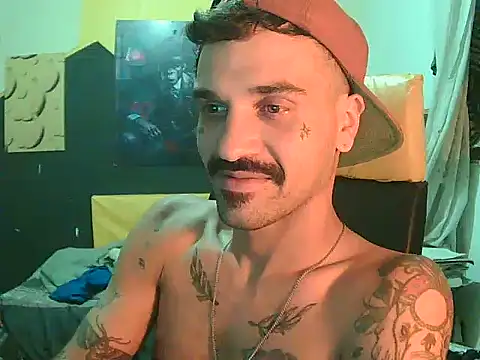 Snapshot of xxxbananaboy chatting on 11.17.25 xxxbananaboy online show from 11.17.25