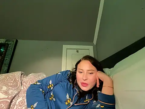 Snapshot of Lockig chatting on 11.14.25 Lockig online show from 11.14.25