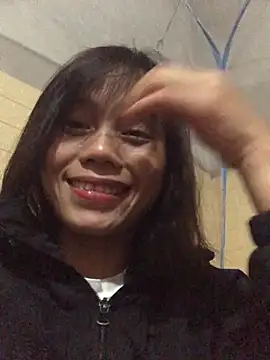 Snapshot of Trangbabylove chatting on 11.15.25 Trangbabylove online show from 11.15.25