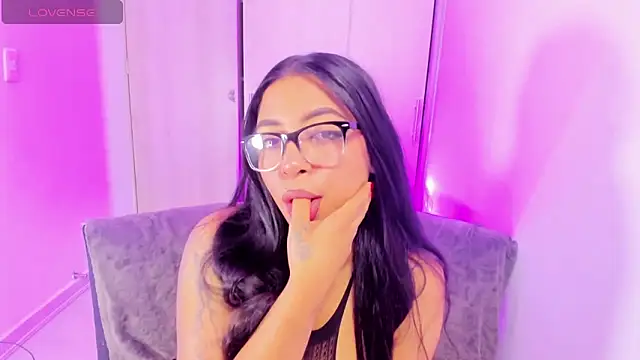 evelisse  online show from 04.03.26