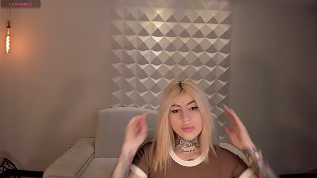 Snapshot of CarlaBrunni chatting on 01.09.26 CarlaBrunni online show from 01.09.26