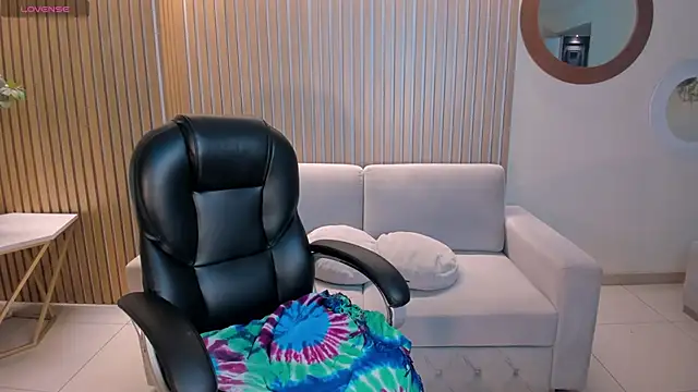 Snapshot of ZaraKafruni chatting on 02.12.26 ZaraKafruni online show from 02.12.26