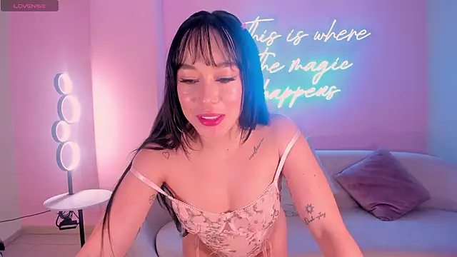 Snapshot of ZaraKafruni chatting on 02.13.26 ZaraKafruni online show from 02.13.26