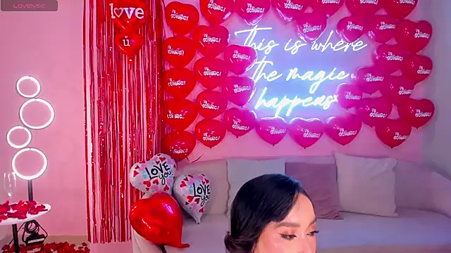 Snapshot of ZaraKafruni chatting on 02.14.26 ZaraKafruni online show from 02.14.26