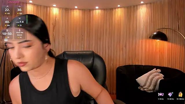 Snapshot of SophieLanne chatting on 07.20.26 SophieLanne online show from 07.20.26