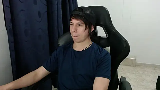 Daniell Young online show from 11.18.25