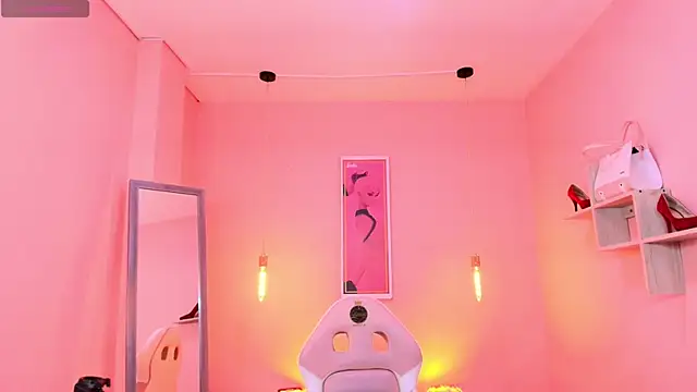 Snapshot of Milu_carbajal_x chatting on 12.03.25 Milu carbajal x online show from 12.03.25