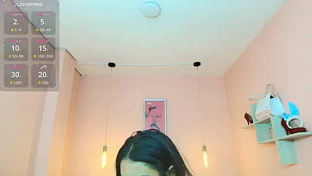 Snapshot of Milu_carbajal_x chatting on 12.14.25 Milu carbajal x online show from 12.14.25