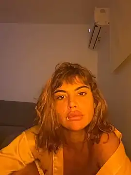 Snapshot of honeysohpia chatting on 11.17.25 honeysohpia online show from 11.17.25