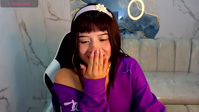Snapshot of Emily_Tx_ chatting on 11.22.25 Emily Tx online show from 11.22.25