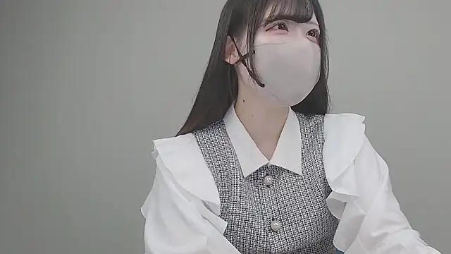 Snapshot of Hina_zzz chatting on 11.19.25 Hina zzz online show from 11.19.25