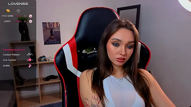 Emilia mala online show from 11.21.25