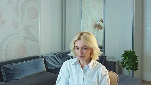 DesireFrost online show from 11.20.25