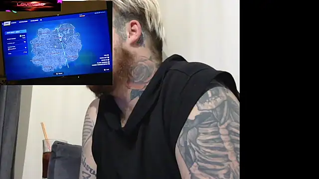 Snapshot of ThatAltGuy chatting on 11.15.25 ThatAltGuy online show from 11.15.25