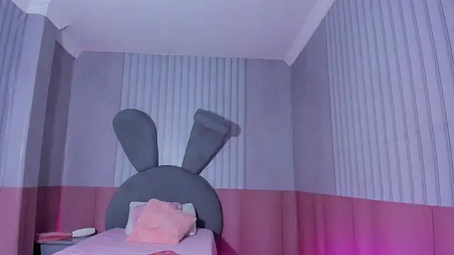 Kendall curves online show from 04.12.26