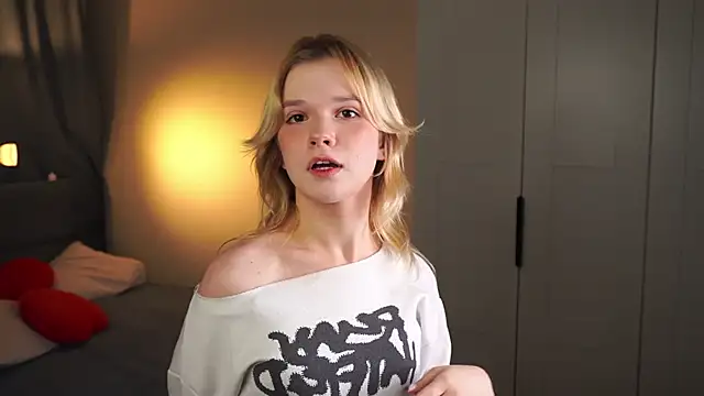 PhillisEsplin online show from 11.22.25