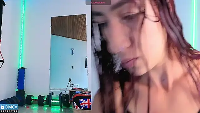 Snapshot of scarlett_fire5 chatting on 04.23.26 scarlett fire5 online show from 04.23.26