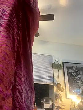 Snapshot of Motherbigbus chatting on 12.19.25 Motherbigbus online show from 12.19.25