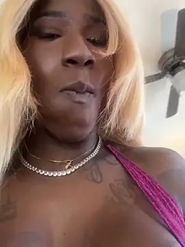 Snapshot of Motherbigbus chatting on 01.05.26 Motherbigbus online show from 01.05.26